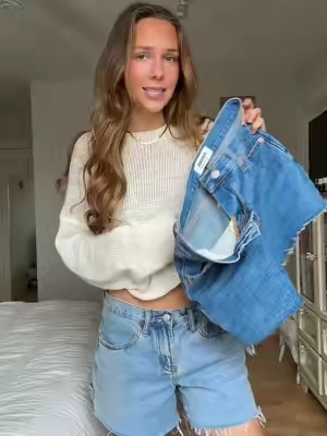 the cutest jean shorts in another wash !!