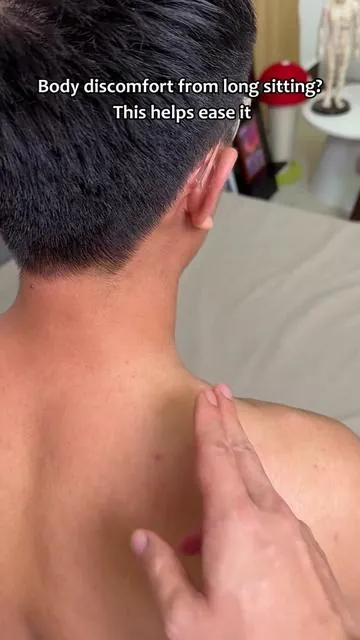 This feels like a shoulder massage therapist in a tiny machine 👀⚡️#MuscleRecovery #PainRelief #ShoulderPain #EMS #TENS