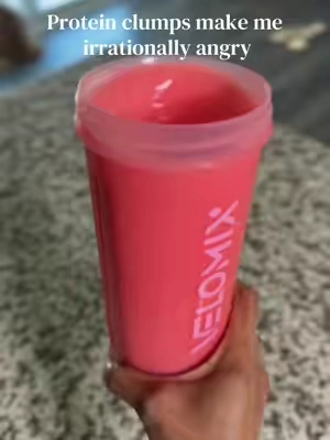 No more protein powder clumps with this velomix electric shaker. Game changer. #velomix #proteinshaker #tiktokshopgymfinds #shakerbottle 