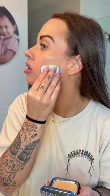 This is a niiiiice powder!! #summervibes #refreshedlook #tiktokshopmemorialday #tiktokshopcreatorpicks #makeup 
