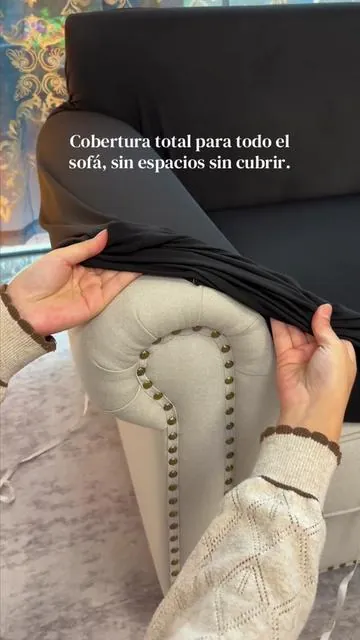 Cobertura total para todo el sofá, sin espacios sin cubrir.#sofacover #couchcover #sofa #dogcouchcover #tiktokshop 