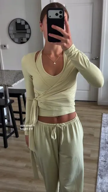 the softest set you’ll ever touch 🤏🏼🤏🏼