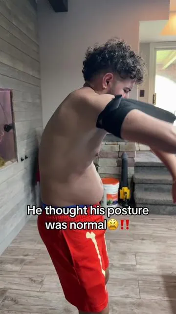 No wonder why his back and shoulders always hurt😭 #backpain #vkn #posturecorrection #posturecheck 