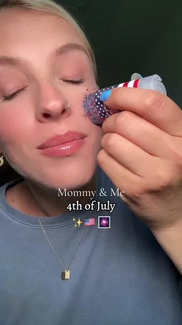 A Fourth of July glitter stick?!?!IMMEDIATELY added to cart! #4thofjuly #mommyandme #fourthofjulyoutfits #tiktokshopmemorialday #tiktokshopcreatorpicks 