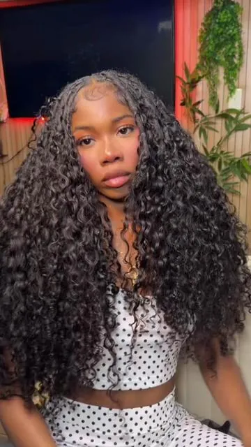 Love love love @OQHAIR @oqhairshop #oqhair #locs #miracleknots #burmesecurly #crochethair