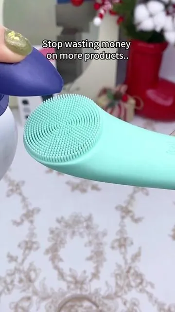 The vibrating skin cleansing tool you didnt know you needed ✨ Vibrate your way to healthy & radiant skin #skincareroutine #skincare #deepclean #SummerVibes #tiktokshop 