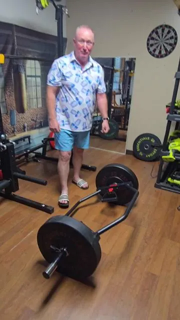 #TrapBar #FarmersWalk #StrengthTraining #GymLife #LegDay