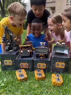 Summer vacation is here! Let your kids make more friends #excavator #rccar #rctoy #rctruck #tiktokshop 