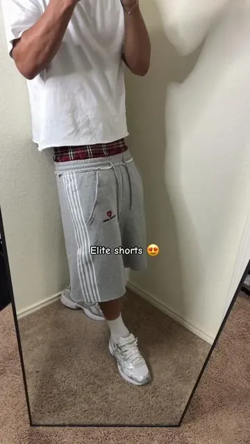 Must have shorts #fashiontiktok #shorts #streetwear #streetfashion #outfitinspo 