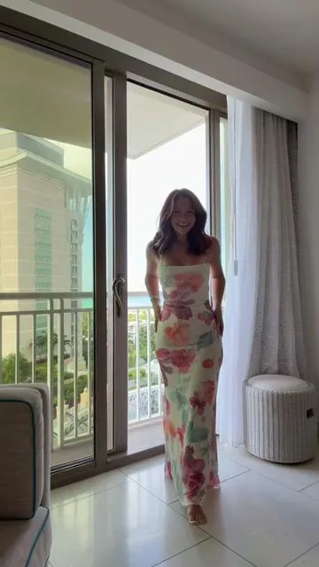 A gorgeous dress 