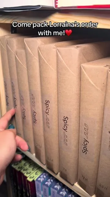 She wanted to replace the thumb page for an extra tea since she already has one from her first order! and I was happy to do so! Thank you for ordering again! It means a lot!♥️ #blinddatewithabook #viral #asmr #packingorders #BookTok @Lorraina Forshee 