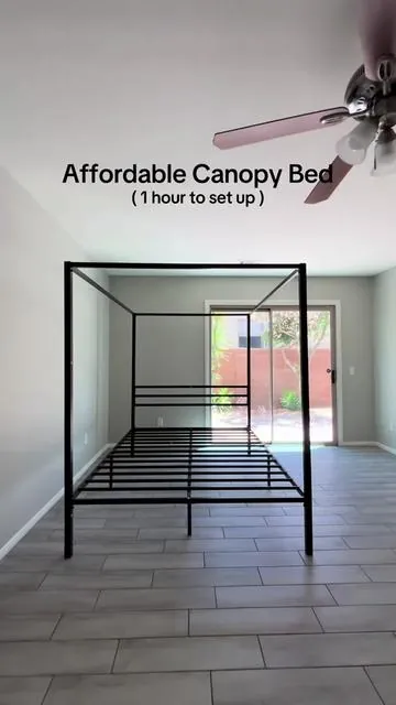this is your sign to get a canopy bed 🖤  #canopybed #queenbed #homedecor #tiktokshopcreatorpicks #tiktokmademebuyit 