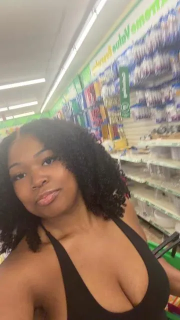 I’m in my Closure wig Era to give my edges a break. Hair eatssssss straight out the box 🤏🏽🤏🏽 20” 7x6 Kinky Curly 💕 #summerhairstyles #hairgrowthjourney #tiktokshopcreatorpicks #closurewig #curlyhairstyles  @MENGLLE HAIR 