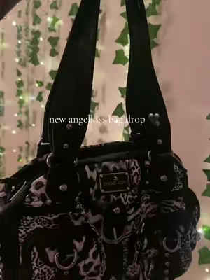 i’m obsessed @angelkiss #summerwins #angelkissbag #pursetok  