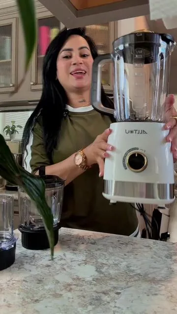 Esta licuadora hace TODO ✨ smoothies, café, salsas, hasta carne… y aparte se ve demasiado linda en la cocina. #M#MultifunctionBlenderT#TikTokShopStockUpT#TikTokShopMemorialDayS#SummerTurnUpTikTokShopCreatorPicks licuadora multifuncional, blender aesthetic kitchen, smoothie blender TikTok, mini procesador de comida, kitchen gadgets viral, licuadora potente cocina, blender para smoothies y café, electrodomésticos aesthetic