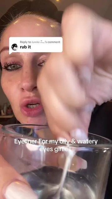 Replying to @𝘭𝘶𝘮𝘪𝘬𝘰 𖾕𖾝꙼ᩚ𛲕𖾟 I think I proved my point 💕 Yes, that’s cleaner: #wonderskin #longweareyeliner #waterproofeyeliner #smudgeproofmakeup #waterlineeyeliner @Wonderskin 
