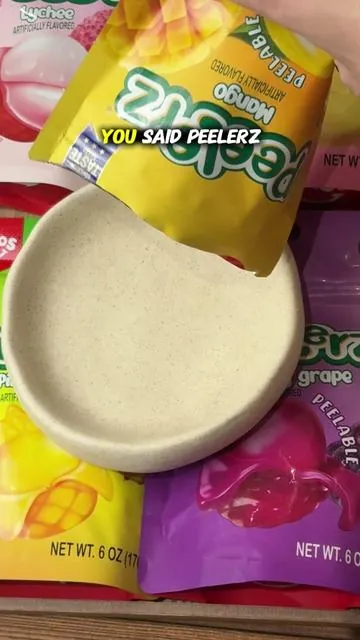 I feel hungry at night and need some snacks.🍭#peelablegummy #snack #tiktokshop #gummies #candy 