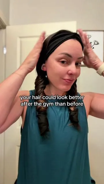 Heatless curls that survive your workout. No heat, no damage, just waves you set while you sweat. @Kitsch  #heatlesscurls #workouthair #noheathair #heatlesscurlmethod #hairtok 