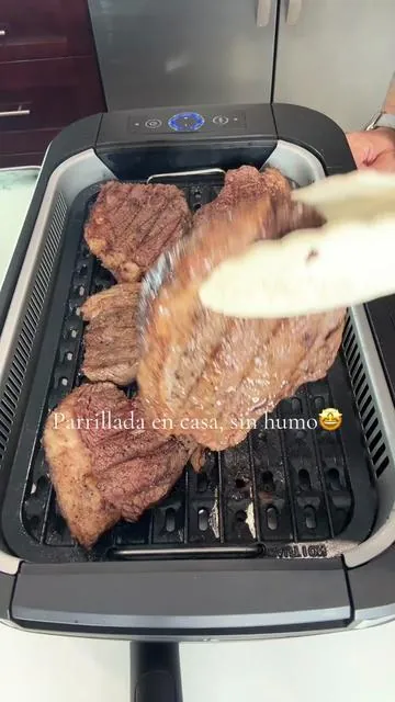 Este smokeless indoor grill de Kismile está ideal para quien quiere cocinar carne, salmón, vegetales y más dentro de casa con más comodidad. Tiene 1500W de potencia, 6 niveles de temperatura, tapa de cristal templado, bandeja de goteo y partes fáciles de limpiar.Ahora mismo está con descuento, envío gratis y opción de pagar en 4 plazos.Perfecto para cenas en casa, comidas en familia o darte un gustazo sin complicarte tanto.@Kismile #smokelessindoorgrill #kismile #tiktokshopcreatorpicks #Summervibes #carmonatelodice #grillathome #indoorgrilling🔥 #grillinggadgets #indoorgrilling #smokelessindoorgrill #tiktokshopmemorialday #tiktokshopfathersday 