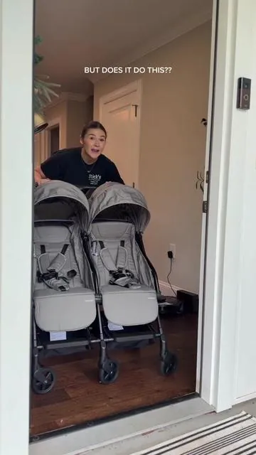 Mind you it weighs LESS than my 3 year old…🙌🏽✨ @Mompush US  . . #tiktokshopcreatorpicks #mompushstroller #doublestroller 