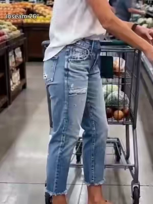 💙 #SummerVibes #flamingals #comfystyle #jeans #denim 