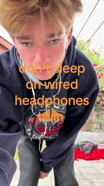 no battery, no delay, no problem #wired #music #wiredheadphones #airpods #cord 