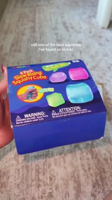 the squish on all 3 colors is 20/10 no doubt. someone told me to wash the squishies to get rid of the smell so i might do that #squishy #squishycube #newdropsforyou #sugarsquishy 