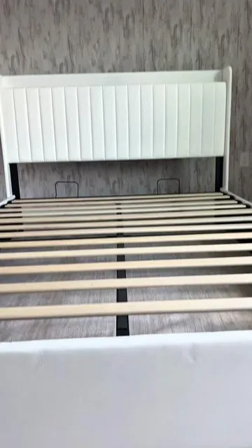 Space-saving furniture will always win me over. #bedframe #bedframestorage #liftupstoragebed #storagebed #foruou  