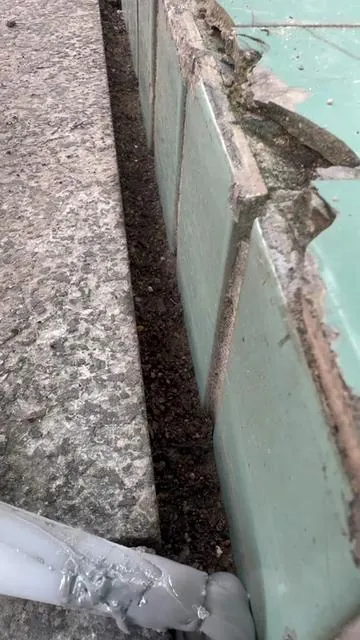 This Sealant Levels Itself — No Skill Needed#DIYTools #HomeRepair #ConcreteFix #GarageUpgrade #TikTokFinds 