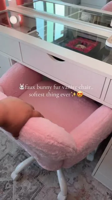 38% off rn and shes PINK?? 😍🩷 gime 14 of em! 🙈✨🐰 #vanity #vanitychair #beautyroom #roomdecor #officechair 