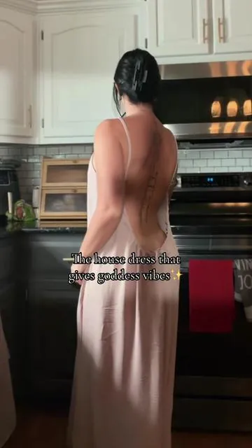 I just like to show off the back tat really😮‍💨🙈✨  #housedress #modernmoomoo  #summervibes  #tiktokshopmemorialday 