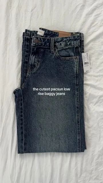 this wash is stunning!! #baggyjeans #lowrisebaggyjeans #lowrisejeans #widelegjeans @pacsun 