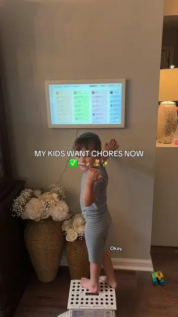 My kids have never ran off to go make their bed and was excited to do so 🤯🤯🤯 #kidschores #digitalcalendar #familyplanner #calendar 