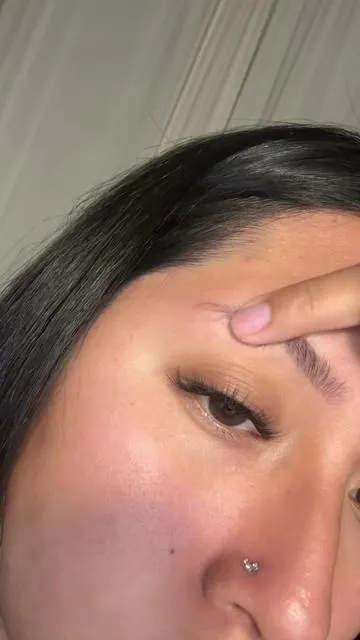 tinting my brows bc I literally don’t have any as it is 🫩😭  #eyebrow #eyebrowtint #brows #fyp 