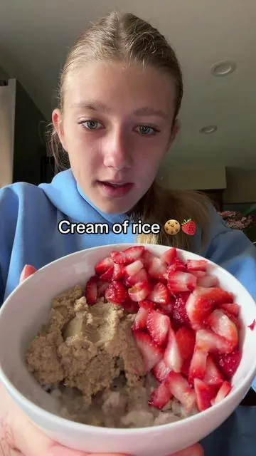 Me after discovering the split + add in video feature #creamofrice #preworkoutmeal #musclesport #lowcaloriedessert #healthymeals 