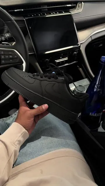 #nikeairforce1 #nikeaf1 #tenisnike 