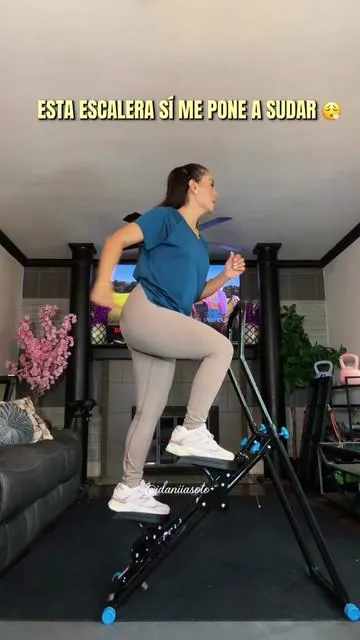 No sé qué tiene esta escalera, pero literal hace que el cardio se sienta más divertido 😮‍💨🔥 Piernas activadas, cuerpo en movimiento y esa sensación rica de terminar sudada pero orgullosa 💃🏻💪 #stairstepper #cardio #workoutroutine #Deportes #creatorsearchinsight  