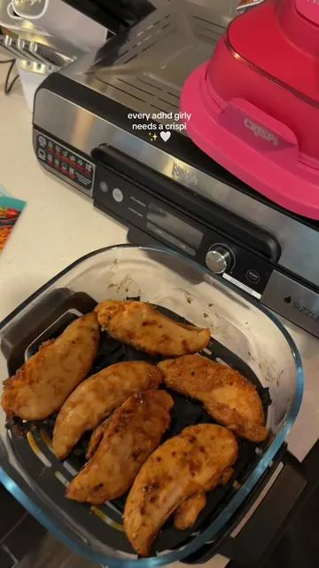 the ninja crispi has genuinely changed the way that i eat as someone who struggles with impulse control and compulsive eating from adhd because it’s that quick and honestly the color helps me want to make better choices too. does it make sense to a neurotypical person? probably not but as a person with adhd (technically audhd for me)? absolutely. i love my crispi. #ninjacrispi #ninjakitchen #cooking #adhd #adhdtiktok 
