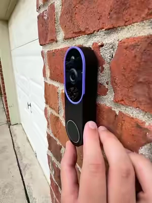 If you live alone, get one of these asap. #doorbell #homesecurity #doorbellcamera #fyp 