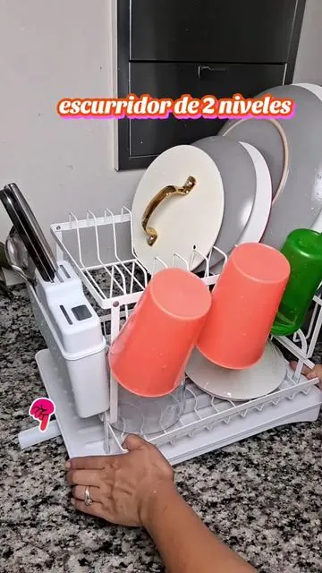 escurridor de 2 niveles para trastes  con auto-drenaje directo al fregadero hay mas colores diferentes #escurridordeplatos #tiktokmademebuyit #drainstopper #tiktokshop #cocinaorganizada 