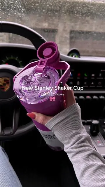 #stanleycup #stanley #pilatesprincess #pinkgirly #shakerbottle 