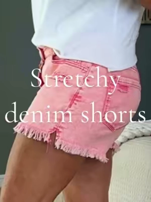 These shorts are adorable and they cover the bum-praise!! 🙌🏼  #luvamia #momapproved #womensshorts #modestfashioninspo #momstyle 
