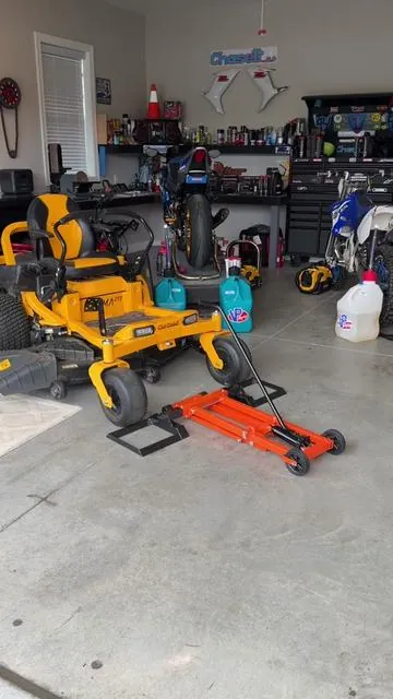 Lawnmower jackstand from Vevor is the best! 👍🏻👍🏻 #fathersday #fathersdaygift #fathersdaygiftideas #springcleaning #lawnmower  