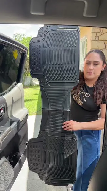Tapetes universales para carro #tiktokshopcreatorpicks #dealsforyoudays #summervibes☀️ #tiktokshopstockup #tiktokshopholidayhaul 