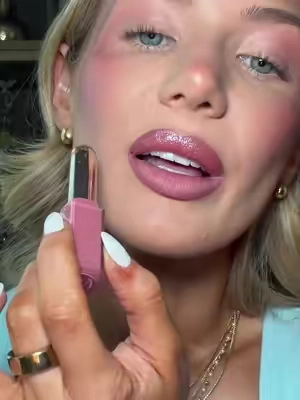 Fenty Lip Lock’r always a slay🫦 @Fenty Beauty #fentybeauty #viralmakeup #tiktokshopmemorialday #lipcombo #trendingmakeup 