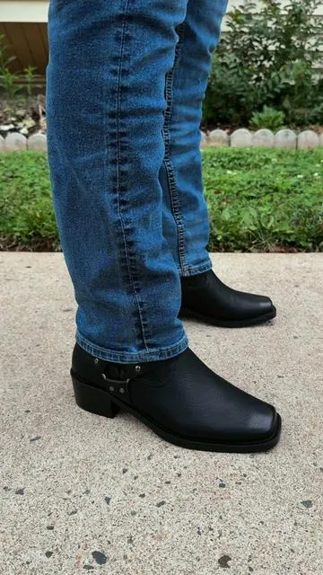 Botas cómodas, bonitas y elegantes para Hombre.   Elige tu color favorito desde el carrito naranja para obtenerlas a un súper precio + envío gratis.  🇺🇸  #bootsformen #mens #botasvaqueras #botasparahombre #caballos 