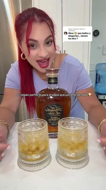Replying to @Beatriz Select El regalo perfecto para sorprender a papá 🎁🥃 Este set incluye vasos giratorios estilo crystal, moldes para hielo en esfera y una presentación que se ve súper elegante ✨ Perfecto para su bar en casa, reuniones o simplemente para disfrutar su bebida favorita con estilo 😮‍💨 #fathersdaygift#tiktokshopdealsforyoudays#tiktokshopsummerturnup#tiktokshopcreatorpicks#homebar 