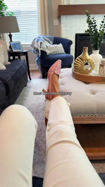 Ok, these are the slingback heels this 46 year old can actually wear. Now, I need another color. @Coutgo #slingbackheels #pointedtoeheels #officestyle #SummerVibes #DealsForYouDays 