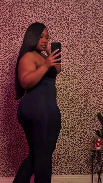 I love this jumpsuit 😍🦋