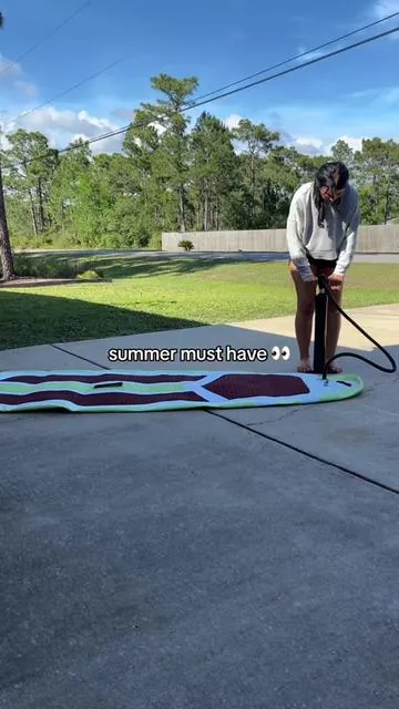 Hands down my FAV purchase for summer! No more breaking a sweat just to blow up our paddle boards! 🤩